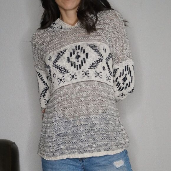 Maurices Knit Hoodie Black & White Lightweight Hoodie Tribal Print Size S - Picture 2 of 8